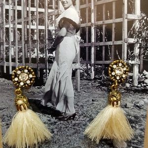 Biege Fringe Earring